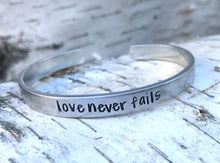 Load image into Gallery viewer, cuff bracelet