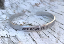 Load image into Gallery viewer, cuff bracelet